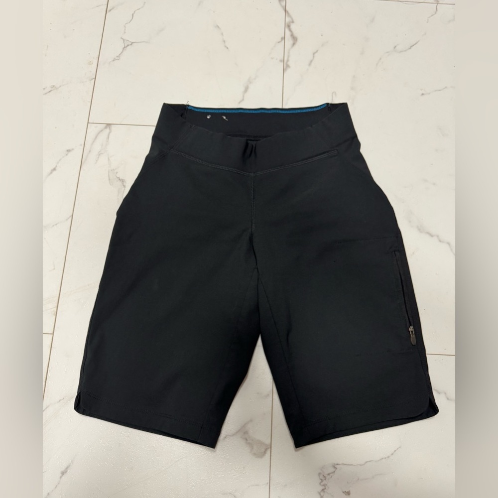 Columbia omni-shield Women's Black athletic Short - size XS